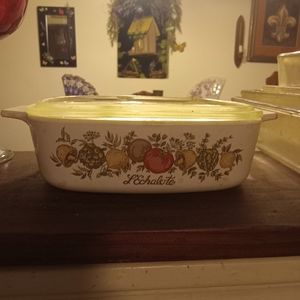 corningware A-1 1/2-B 1 1/2 qt casserole dish